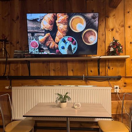 Cosy Apartment In Family Compound Turany エクステリア 写真